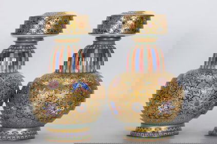 QING DYNASTY ENAMEL GOLD-GROUND POT