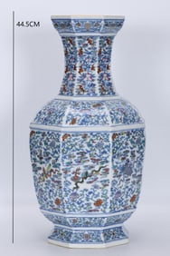 QING DYNASTY DOUCAI BOTTLE