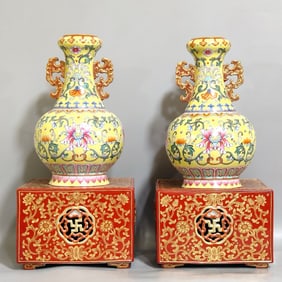 QING DYNASTY ENAMEL VASE