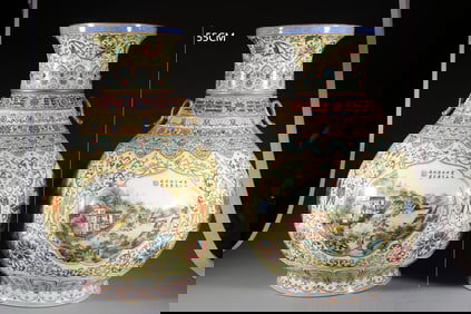 QING DYNASTY DOUBLE-EARED LANDSCAPE VASE