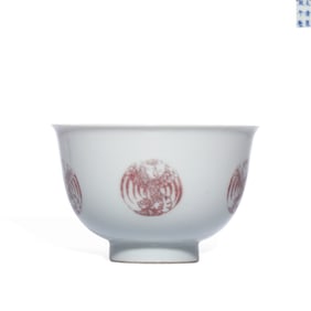 Qing Kangxi Bowl with Underglaze Red Phoenix Medallion Patterns