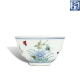 Ming Dynasty Chenghua period, Doucai cup with flower and bird patterns