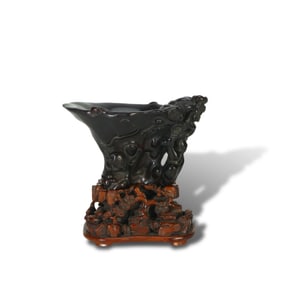Qing Dynasty Rosewood cup carved to imitate rhinoceros horn, with flower and bird patterns