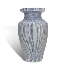 Qing Dynasty Kangxi period, Blue-and-white zun with "hundred longevity" characters