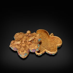 Tang Dynasty Gold covered box inlaid with various treasures, decorated with flower and insect
