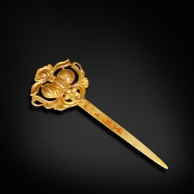 Tang Dynasty Gold hairpin with flower patterns