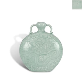Qing Dynasty Qianlong period, Powder blue-glazed flat vase with double ears, relief sea wave and