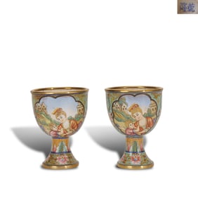 Qing Dynasty Qianlong period, A pair of enamel-on-copper stem cups with Western figure patterns