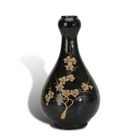 Song Dynasty Jizhou kiln black-glazed garlic-shaped vase with clustered flower and broken-branch