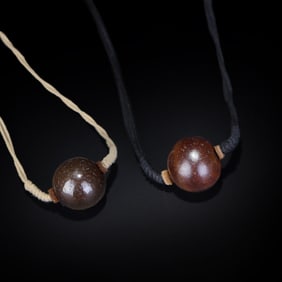 Ming Dynasty or Earlier Set of Tang-style agate beads