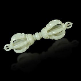 Qing Dynasty a Hetian white jade vajra pestle