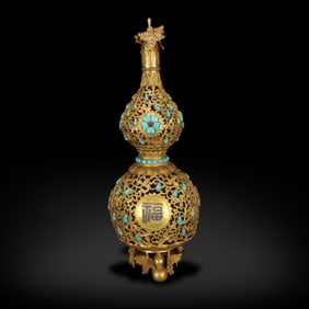 Qing Dynasty Gilt-bronze gourd-shaped vase inlaid with turquoise, inscribed "Blessings as Vast as