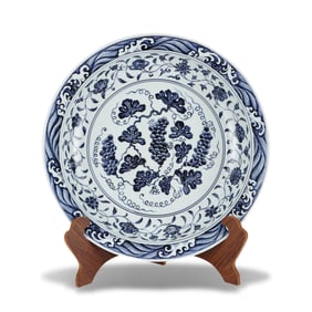 Ming Dynasty Yongle period, Blue-and-white flared-rim plate with grape patterns