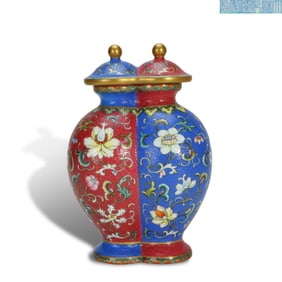 Qing Dynasty Qianlong period, Double-linked enameled vase with carmine and blue ground,