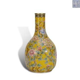 Qing Dynasty Qianlong period, Enamel-on-copper vase with floral patterns