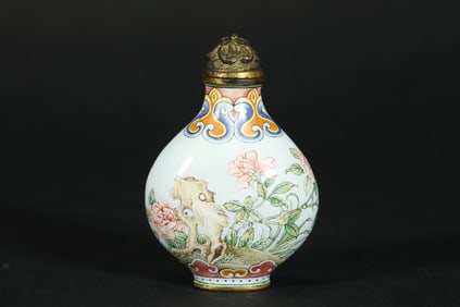 QING DYNASTY COPPER-BODIED PAINTED ENAMEL FLORAL SNUFF BOTTLE