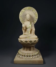 NORTHERN WEI DYNASTY WHITE MARBLE BUDDHA STATUE WITH PURE GOLD INLAY