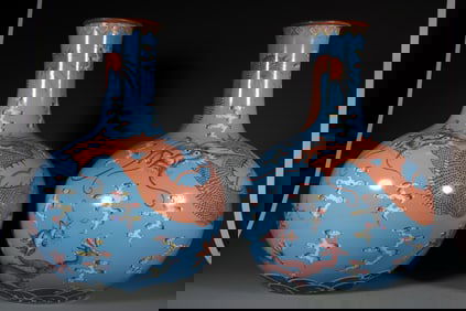 A PAIR OF QING DYNASTY DRAGON-PATTERNED CELESTIAL GLOBE VASES