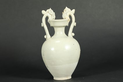 SUI DYNASTY WHITE PORCELAIN DOUBLE DRAGON BOTTLE