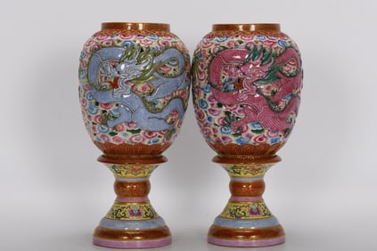 A PAIR OF QING DYNASTY ENAMEL DRAGON-PATTERNED LAMPS
