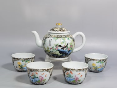 A SET OF QING DYNASTY ENAMEL-PAINTED CUPS AND POTS