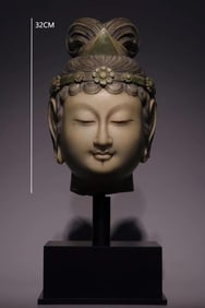 TANG DYNASTY WHITE MARBLE PAINTED BODHISATTVA HEAD