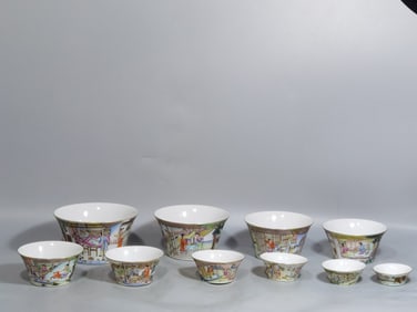 QING DYNASTY FAMILLE ROSE NESTED CUPS