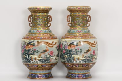 A PAIR OF QING DYNASTY ENAMEL PHOENIX-PATTERNED VASES
