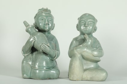 A PAIR OF SONG DYNASTY GORYEO PORCELAIN CHILDREN