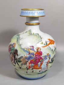 QING DYNASTY FAMILLE ROSE FIGURINE VASE