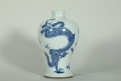 QING DYNASTY BLUE AND WHITE PLUM VASE