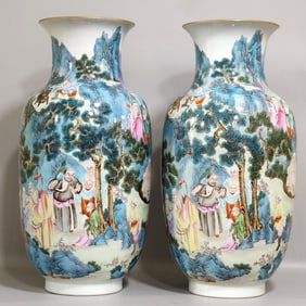 A PAIR OF QING DYNASTY ENAMEL-PAINTED LANTERN VASES FEATURING EIGHTEEN ARHATS