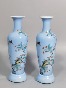 A PAIR OF BLUE-GLAZED FLORAL WILLOW-LEAF VASES FROM THE QING DYNASTY