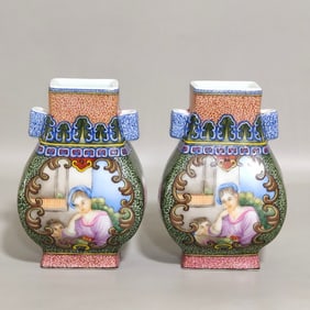 A PAIR OF QING DYNASTY ENAMEL-PAINTED WESTERN-STYLE FIGURE VASES