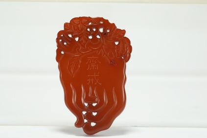 QING DYNASTY AMBER BUDDHA HAND FASTING PLAQUE