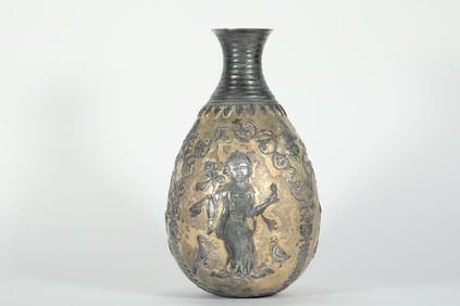 TANG DYNASTY PERSIAN SILVER GILDED BOTTLE
