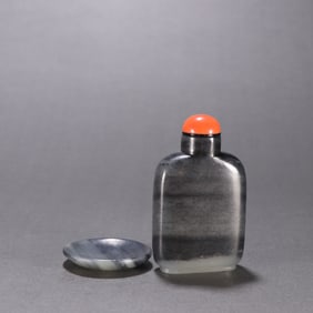 QING DYNASTY HETIAN JADE BLUE AND WHITE SEED MATERIAL SNUFF BOTTLE