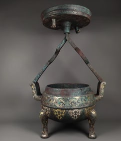 WARRING STATES PERIOD GOLD AND SILVER INLAID TRIPOD LAMP