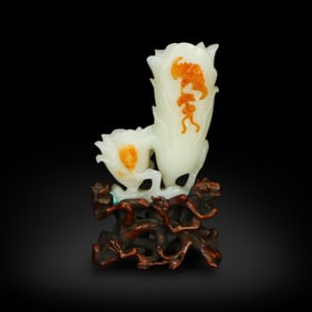 Qing Dynasty Hetian white jade seed material flower vase carved in magnolia shape