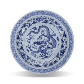 Yuan Dynasty Large blue-and-white flared-rim plate with cloud and dragon patterns