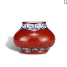 Qing Dynasty Yongzheng period Blue-and-white water dropper with coral-red lotus petal