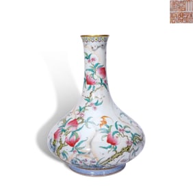 Qing Dynasty Jiaqing period, Famille rose water chestnut-shaped vase with fortune and longevity