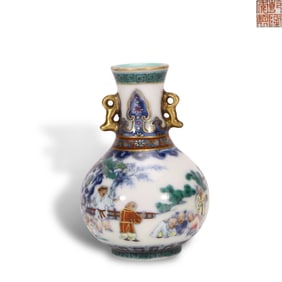 Qing Dynasty Qianlong period, Small doucai double-ear vase decorated with children-at-play