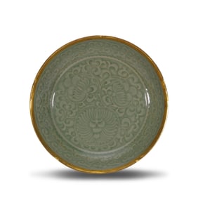 Song Dynasty Yaozhou kiln celadon-glazed plate with incised floral patterns