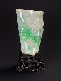 MID-QING DYNASTY JADE PEN HOLDER