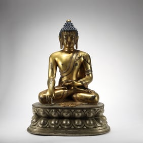 GILT BRONZE SEATED SHAKYAMUNI STATUE