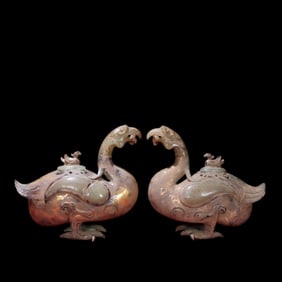 A PAIR OF BRONZE-INLAID JADE GOOSE INCENSE BURNERS