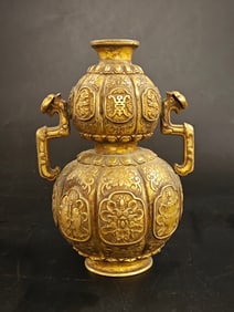 GILT BRONZE GOURD-SHAPED VASE ENGRAVED WITH AUSPICIOUS EIGHT TREASURES