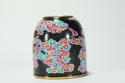 QING DYNASTY COPPER-BODIED PAINTED ENAMEL HORSESHOE WASHER