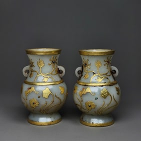 QING DYNASTY HETIAN JADE INLAID GOLD VASE